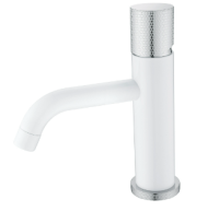 Смеситель для раковины Boheme Stick 121-WCR.2, белый глянец/хром