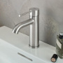 Фото смеситель grohe essence new 23590dc1 для раковины хром мат